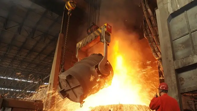 Světová produkce surové oceli se v dubnu snížila o 13 %